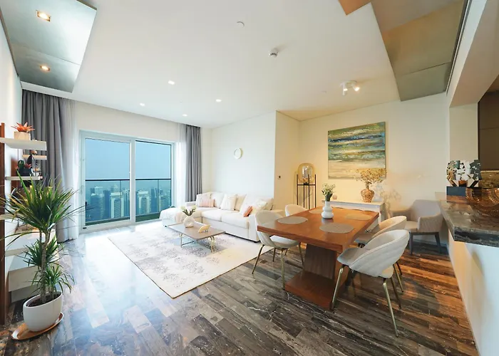 Luxurious Apartment With Panoramic Views At Dubai Marina