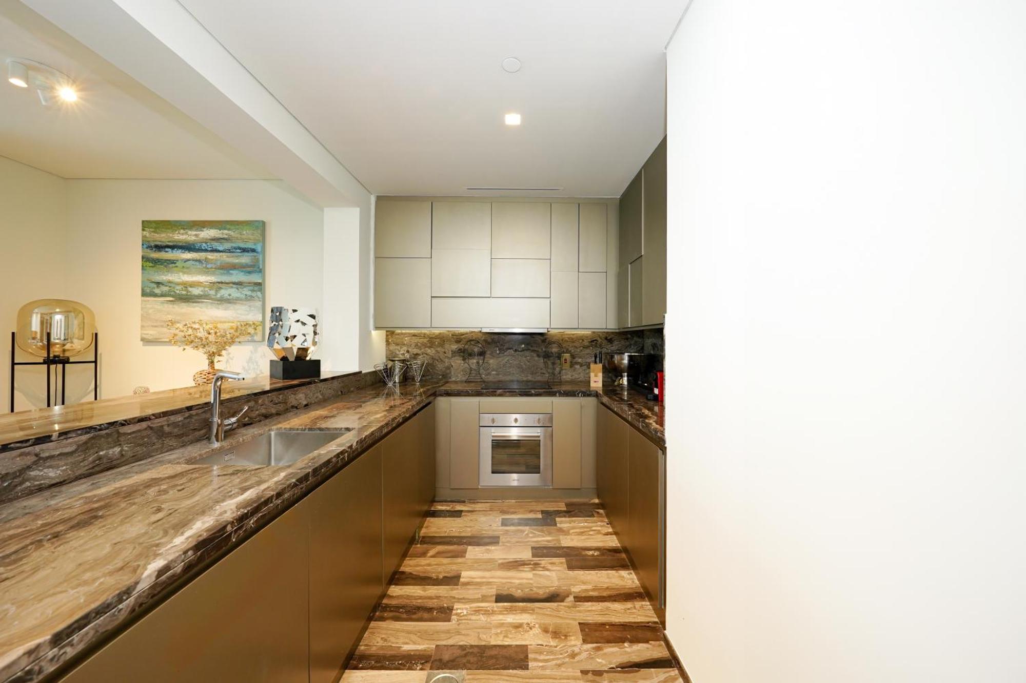 Luxurious With Panoramic Views At Marina *