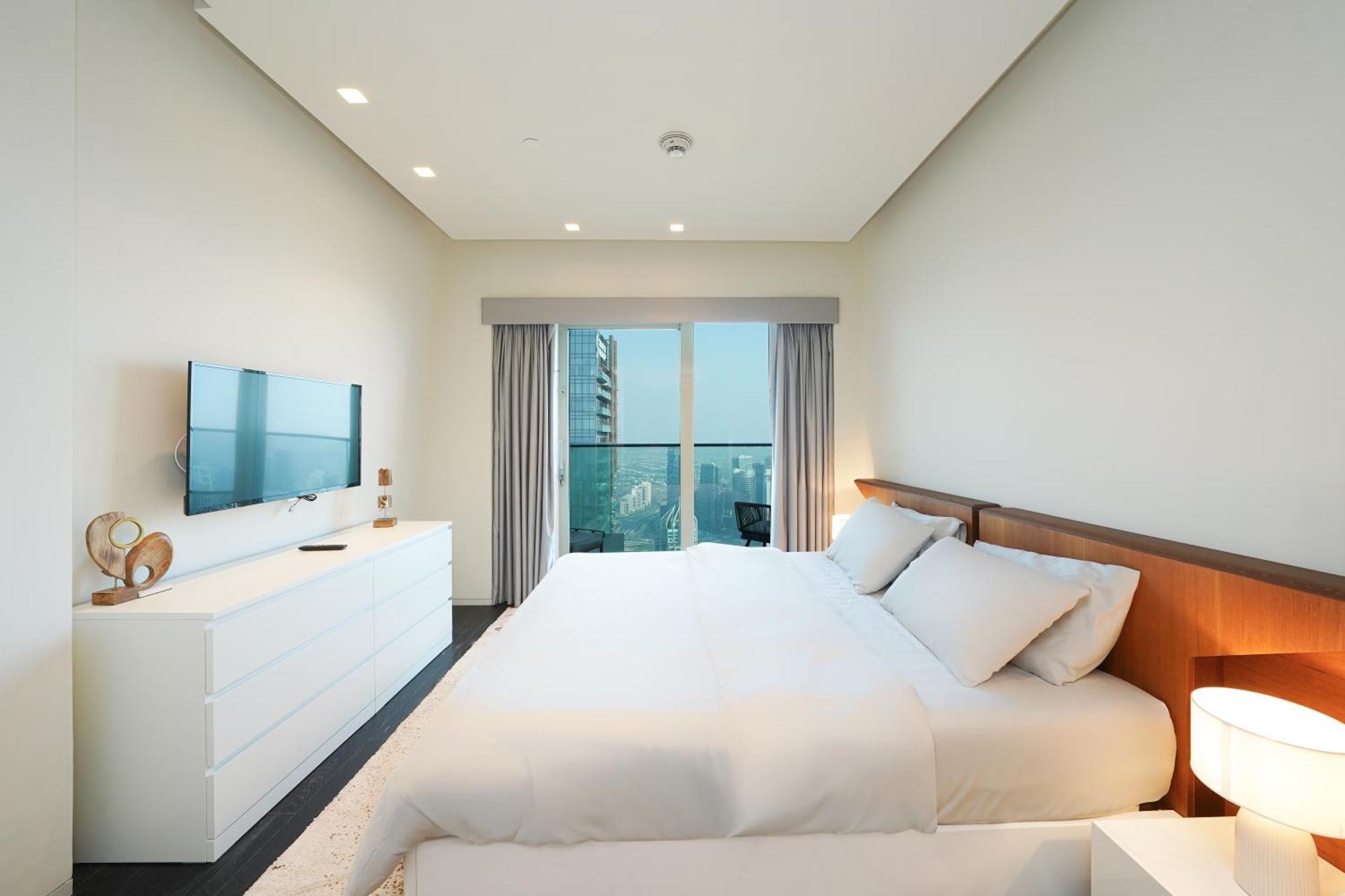 Luxurious With Panoramic Views At Marina