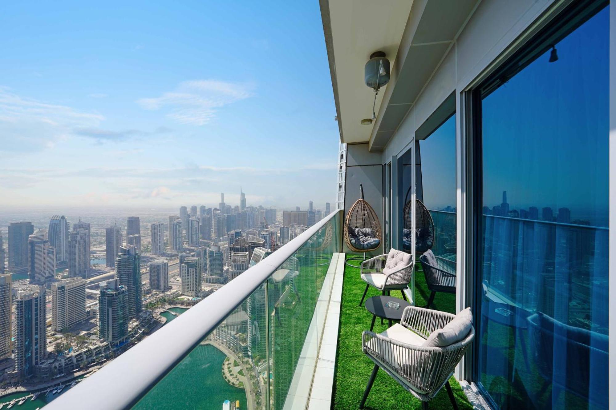 Luxurious With Panoramic Views At Marina
