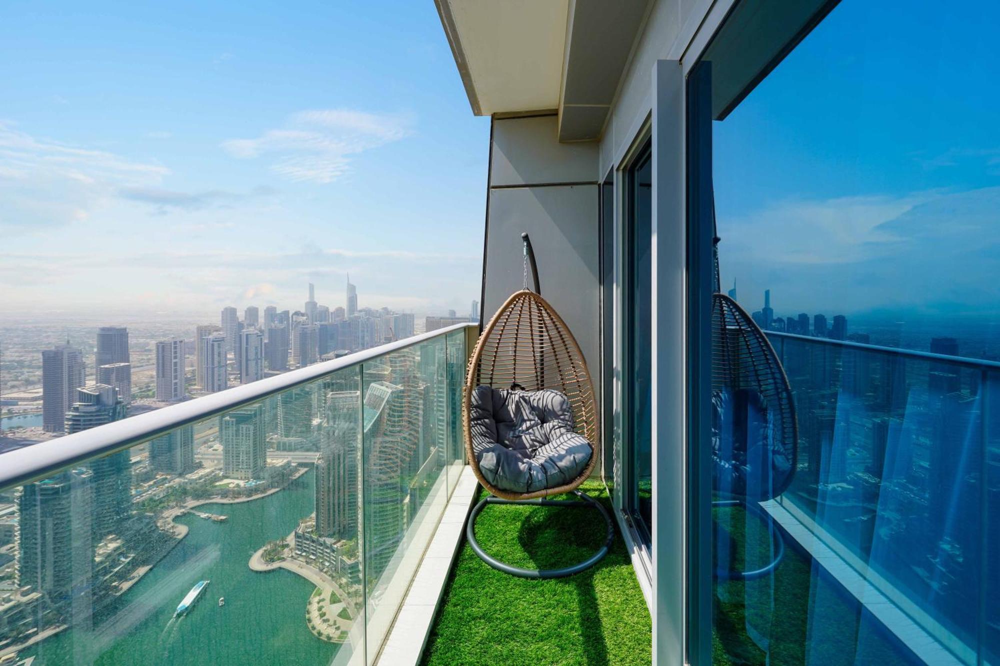 Luxurious With Panoramic Views At Marina Apartment *